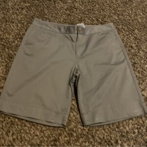 Dockers Women's Light Gray Bermudas 18